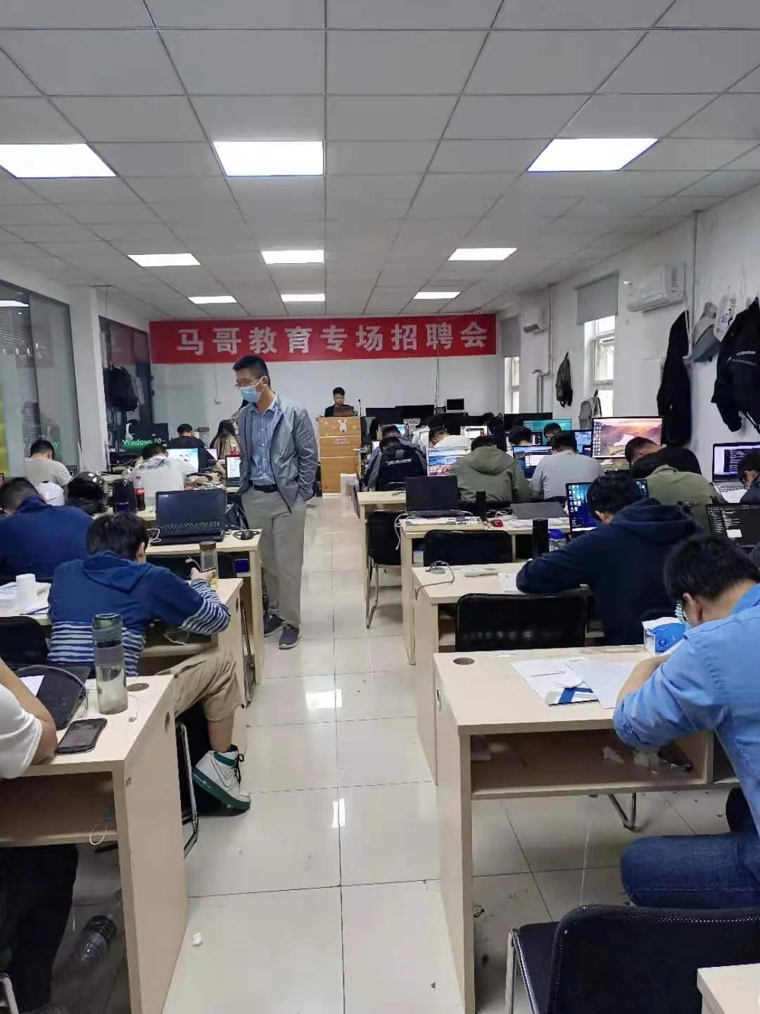 大廠最頭疼的崗位，月薪3W還搶不到人，普通運(yùn)維和云計(jì)算/云原生人才，差距在哪？